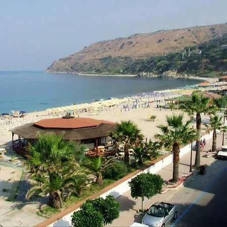 Semesterbostad Costa Degli Dei Nicotera